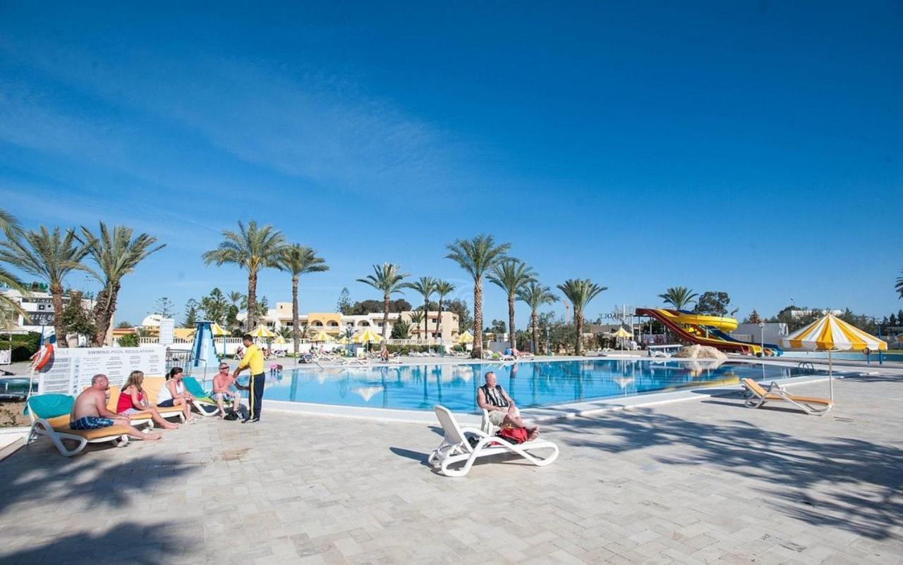 פורט אל קנטאווי Riviera Hotel - Family Only מראה חיצוני תמונה